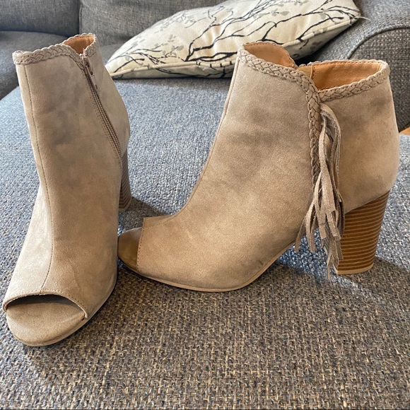 Heeled Fringe Ankle Booties - Picture 8 of 8